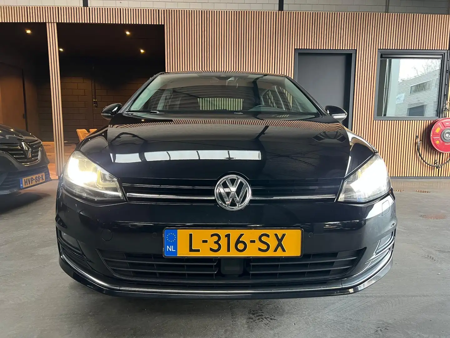 Volkswagen Golf 1.4 TSI Connected Series |Automaat|Camera|ACC|Stoe Schwarz - 2