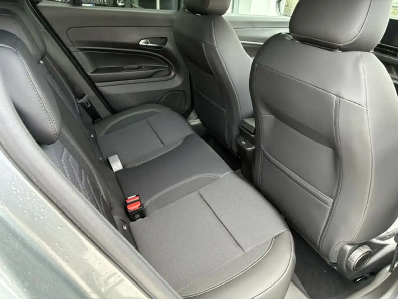 Jeep Avenger 1.2 e-hybrid mhev Summit fwd 110cv edct6, миниатюра 8