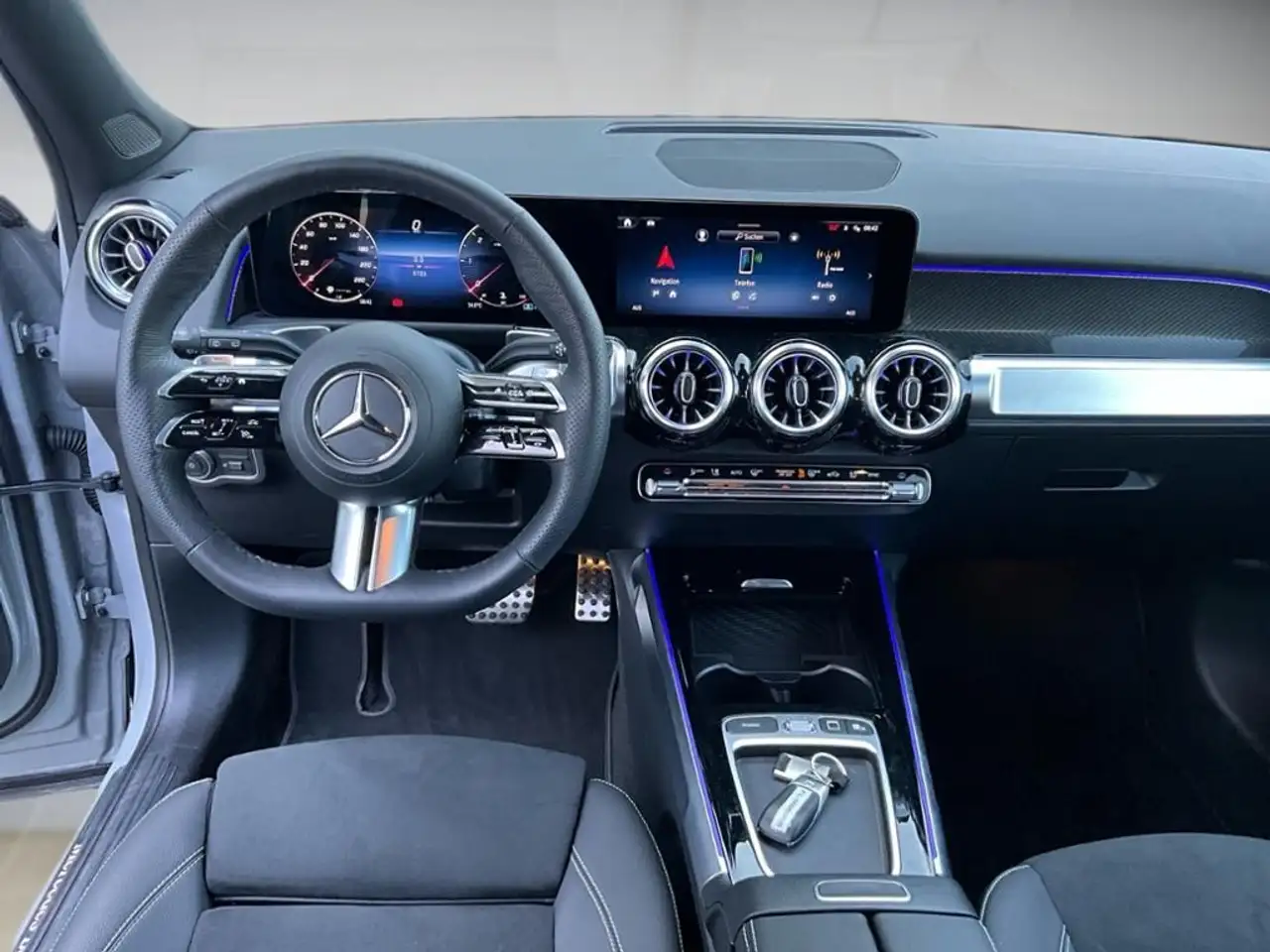 Mercedes-Benz GLB 2026 — фото 10