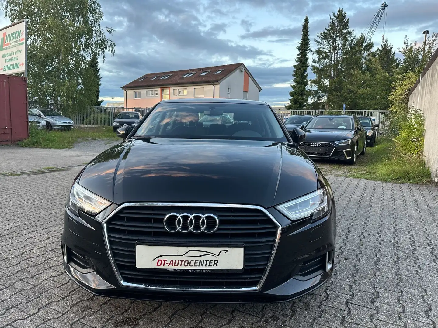 Audi A3 Limousine 30 TDI sport Schwarz - 2