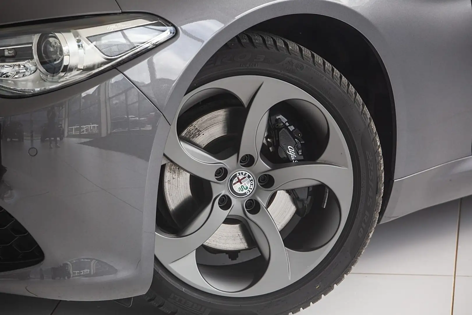 Alfa Romeo Giulia Veloce 2,2 210 AT AWD Gris - 2