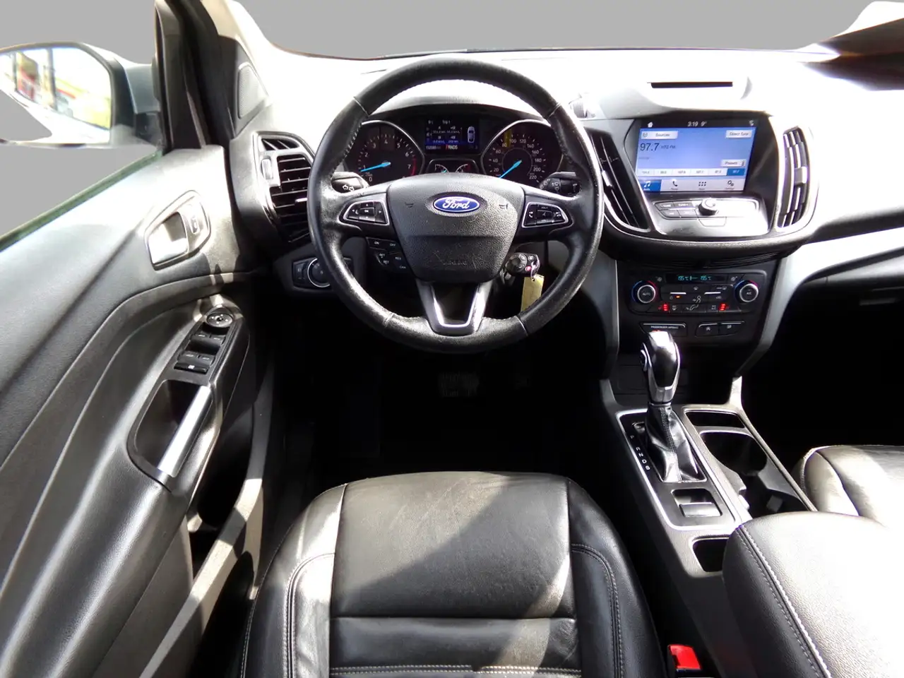 Ford Escape снимка Ford Escape