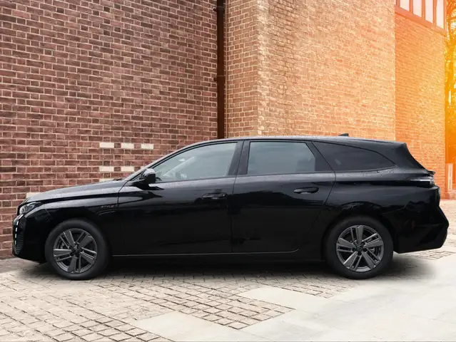 Peugeot 308 SW view 3