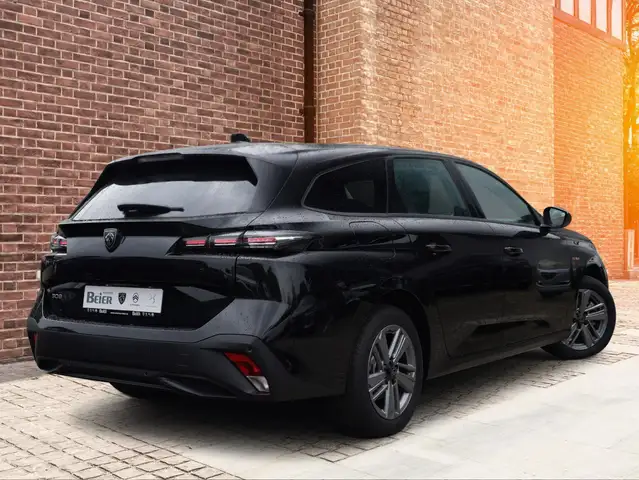 Peugeot 308 SW view 4
