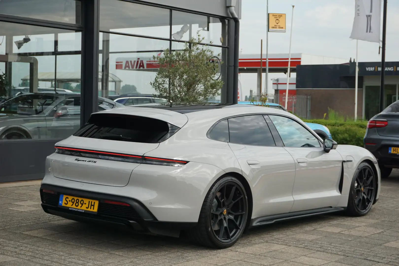 Porsche Taycan Sport Turismo GTS 93 kWh Grijs - 2