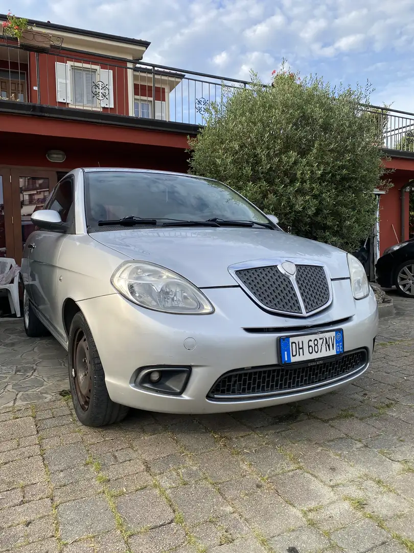 Lancia Ypsilon 1.2 8v Argento - 2