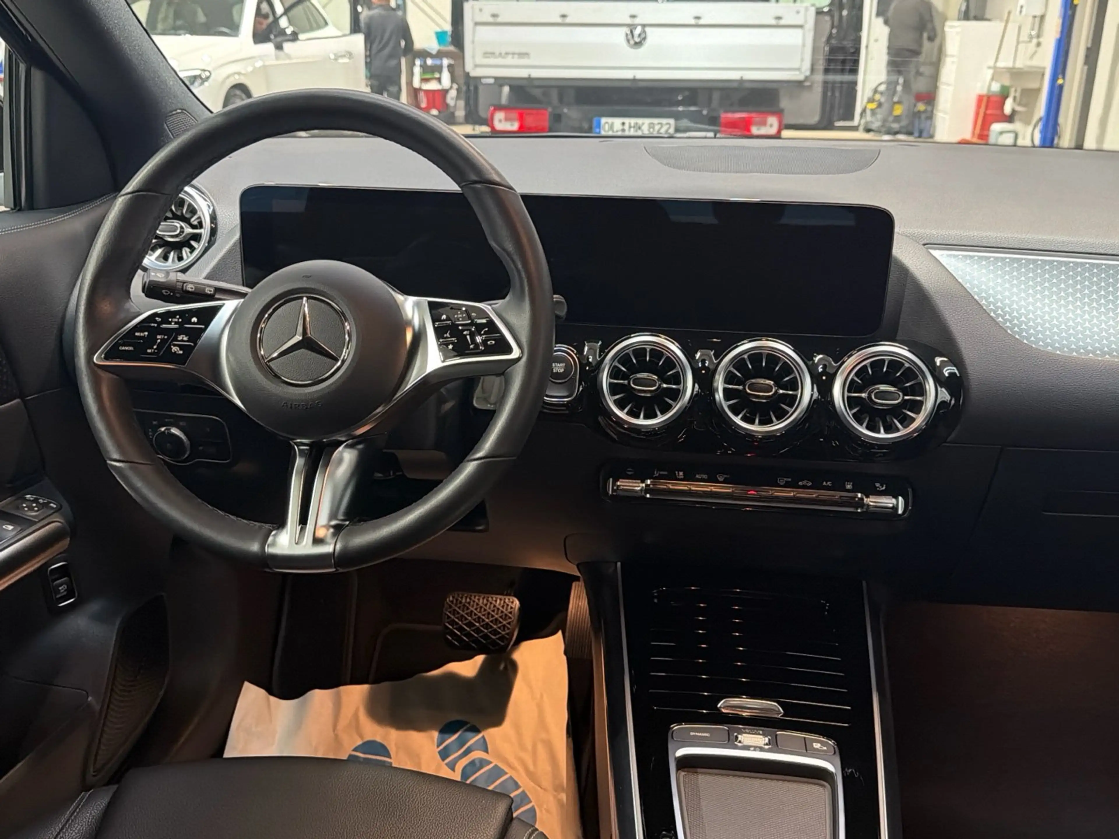 Mercedes-Benz EQA 250 + Progressive Distr. Kamera CarPlay AHK — photo 9