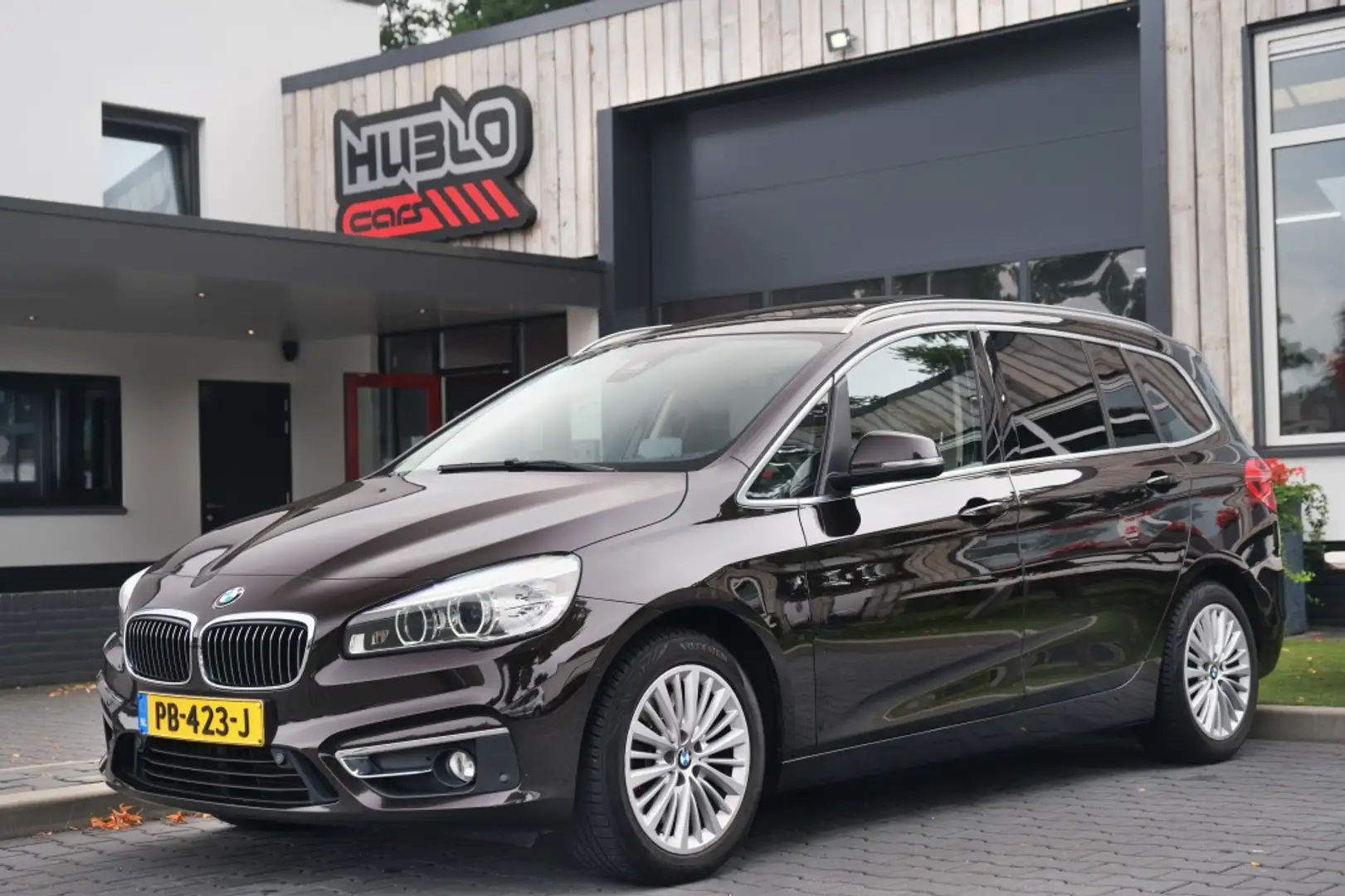 BMW 220 2-serie Gran Tourer 220i High Exec. Pano, Leder, H Braun - 1