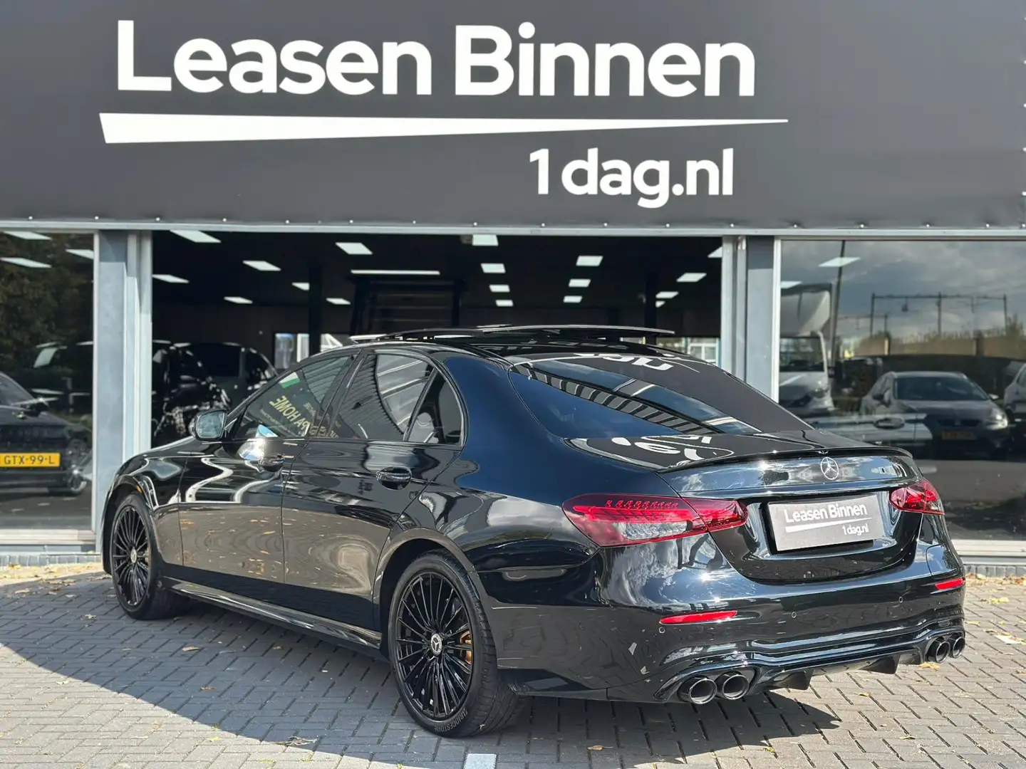 Mercedes-Benz E 300 e AMG/PANO/BURM/360/NIGHT/BTW Negro - 2