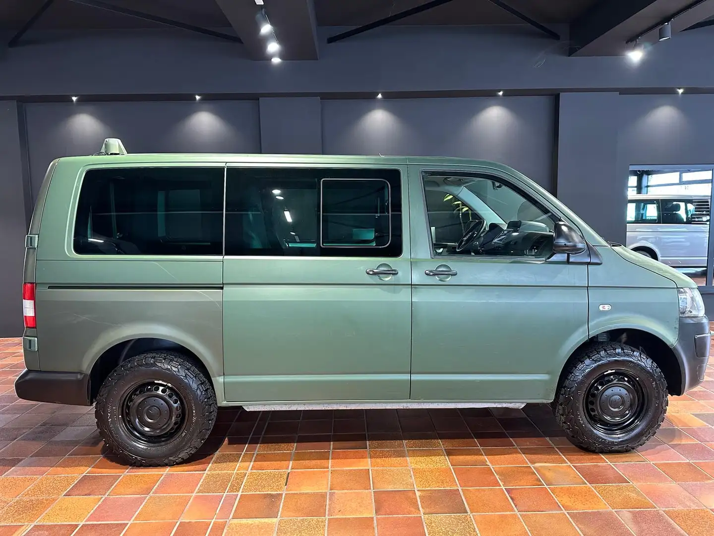 Volkswagen T5 Widder 4Motion kurz Seikel Rockton Bundeswehr Grau - 2
