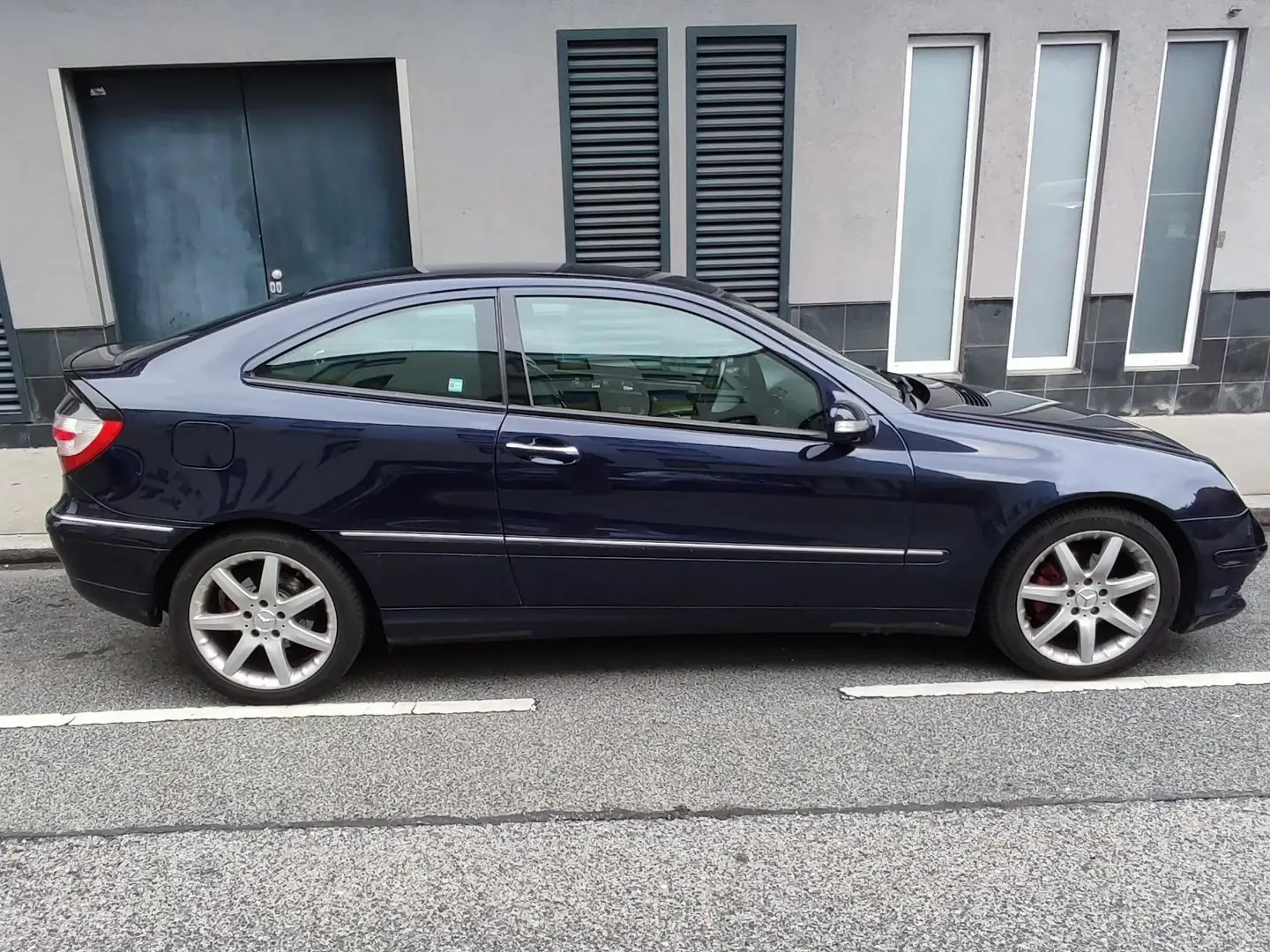 Mercedes-Benz C 220 C 220 CDI Sportcoupe Sport Edition + Blau - 1