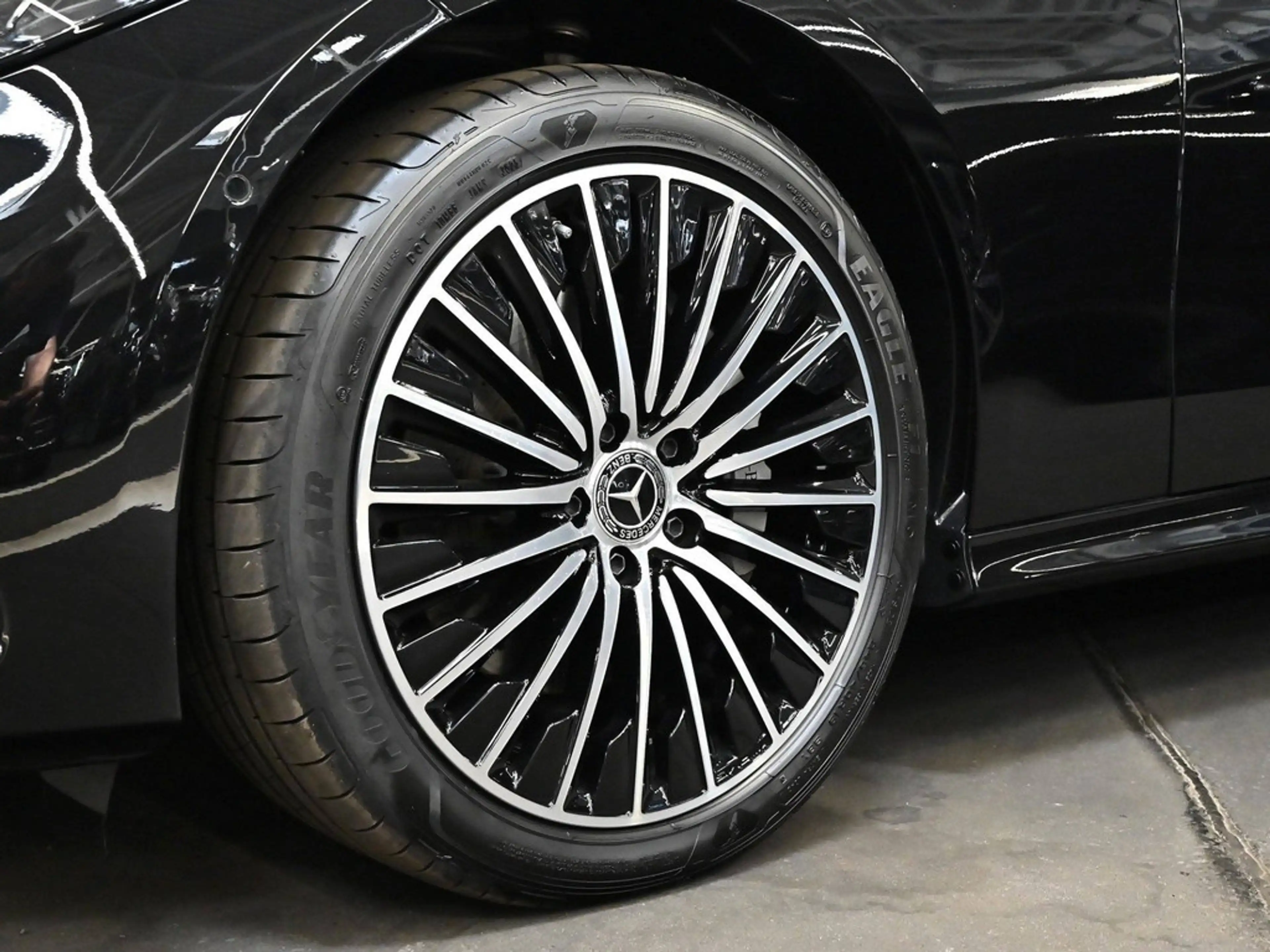 Mercedes-Benz CLE 300 e AMG Sport Advanced+ ACC PANO LED BT — photo 11