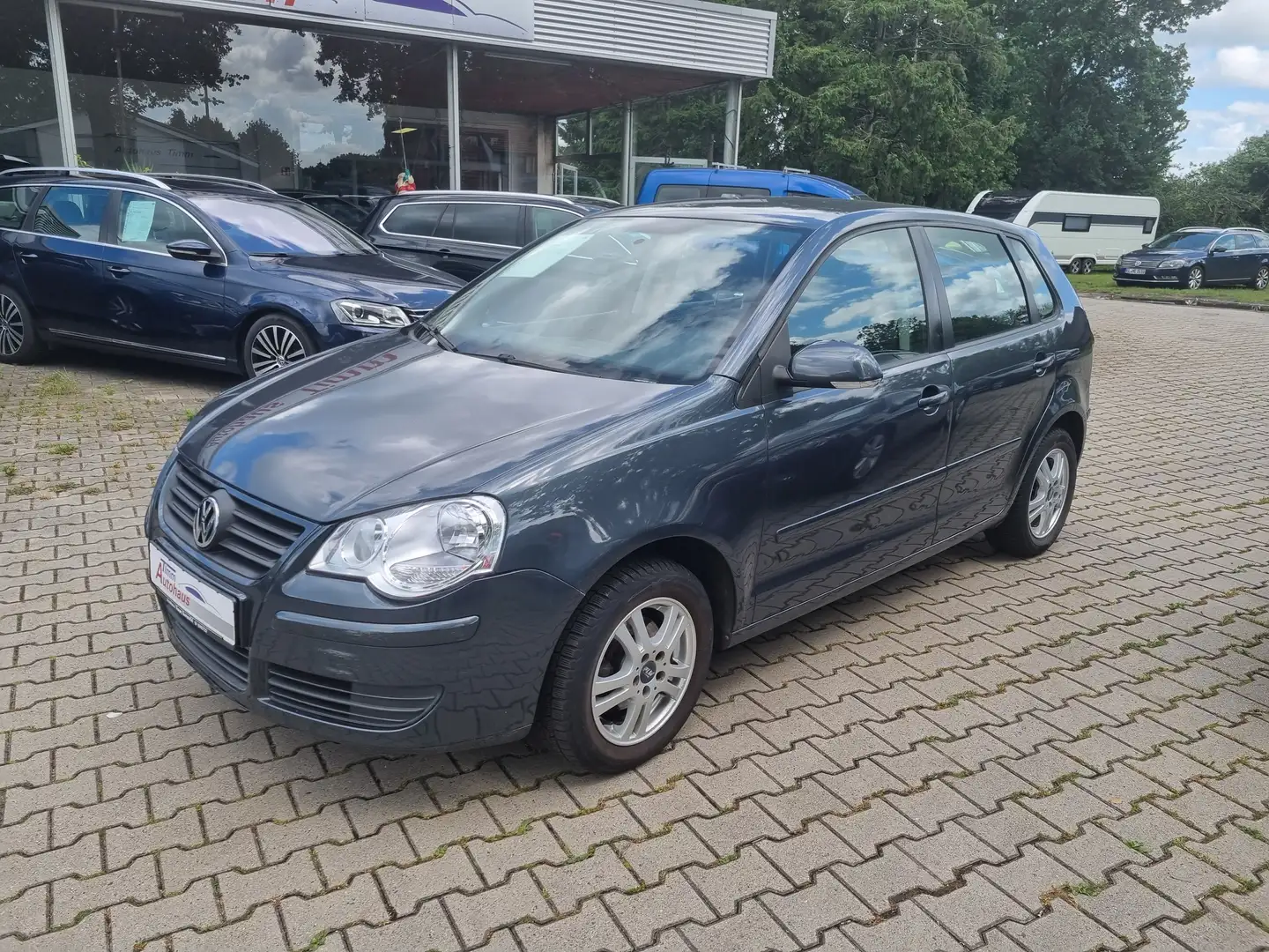 Volkswagen Polo 1.4 Tour Edition Grijs - 1