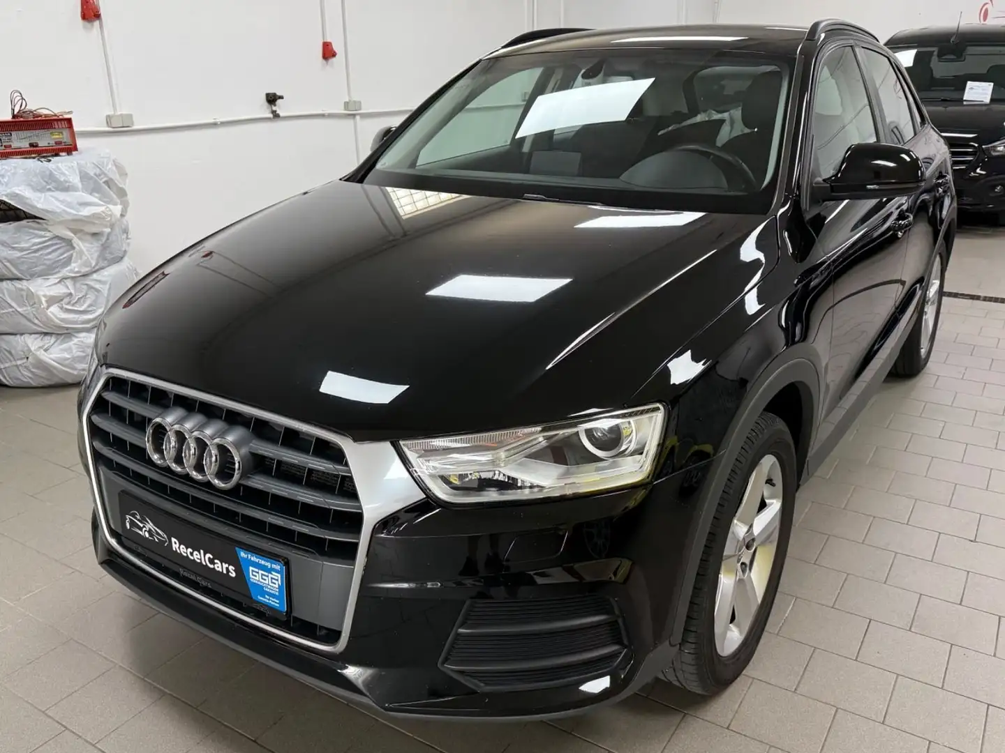 Audi Q3 1.4 TFSI*BI-XENON*PDC*SHZ*8-fach*TÜV NEU*NAVI Schwarz - 1