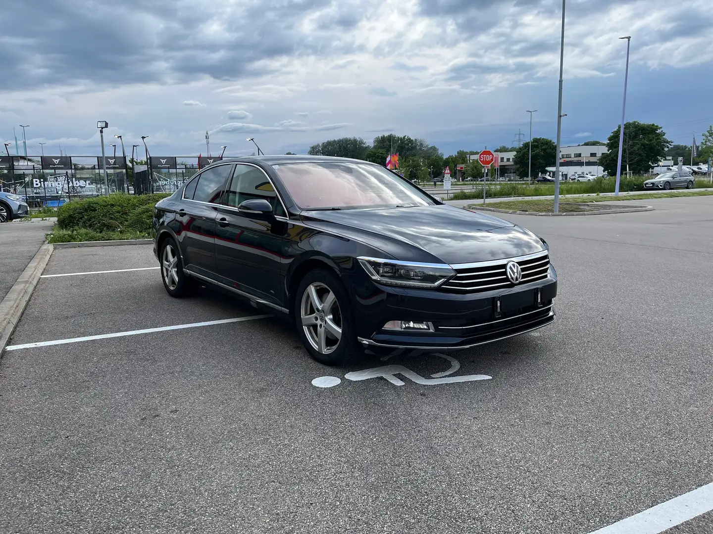 Volkswagen Passat Passat Highline 2,0 TDI SCR DSG Highline Schwarz - 1