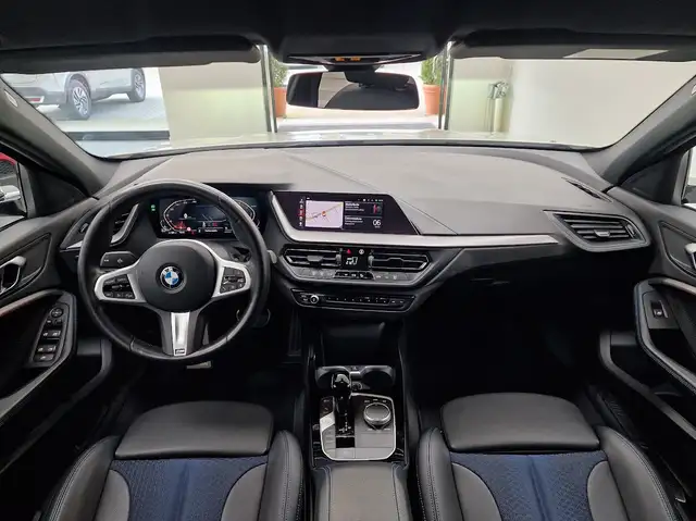 BMW 1 Series view 4