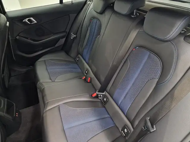 BMW 1 Series view 27