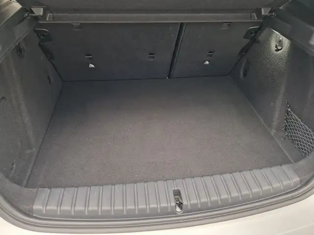 BMW 1 Series view 24