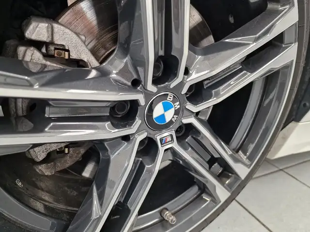 BMW 1 Series view 19