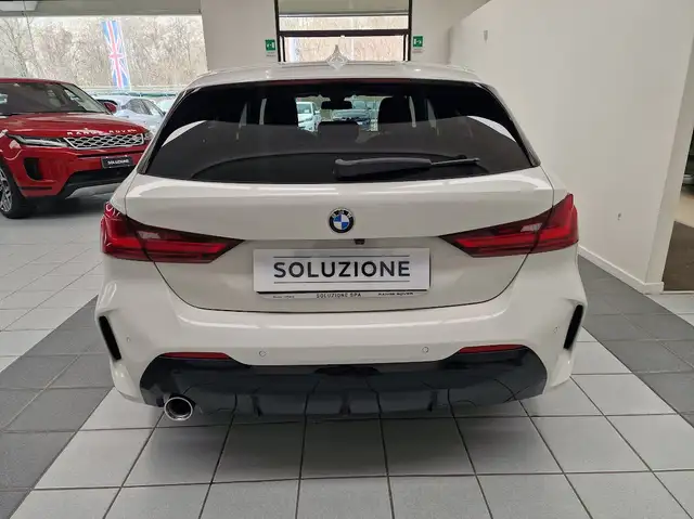 BMW 1 Series view 6