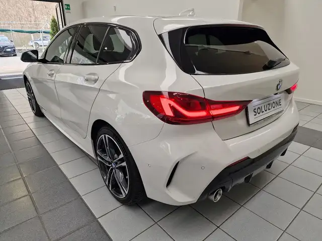 BMW 1 Series view 20