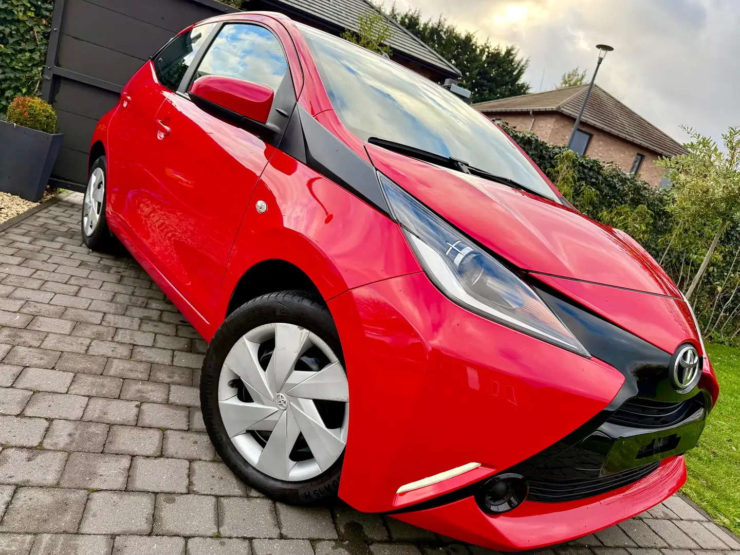 Toyota Aygo 1.0i * Full Airco *  47.000 Km  * Neuf * Euro 6B ! Rouge - 1