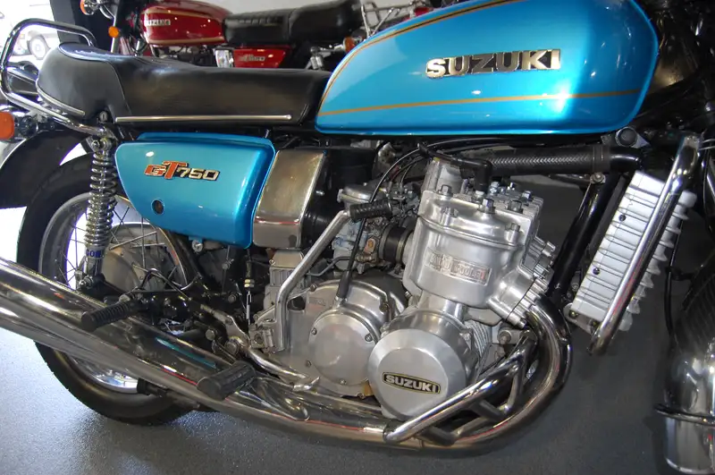 Suzuki GT 750 - foto 5