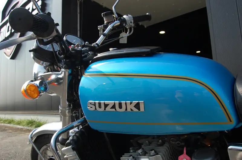 Suzuki GT 750 - foto 8