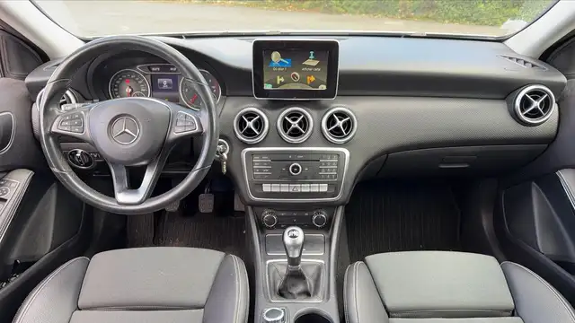 Mercedes-Benz Unknown Model view 11