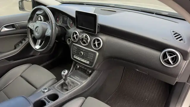 Mercedes-Benz Unknown Model view 10