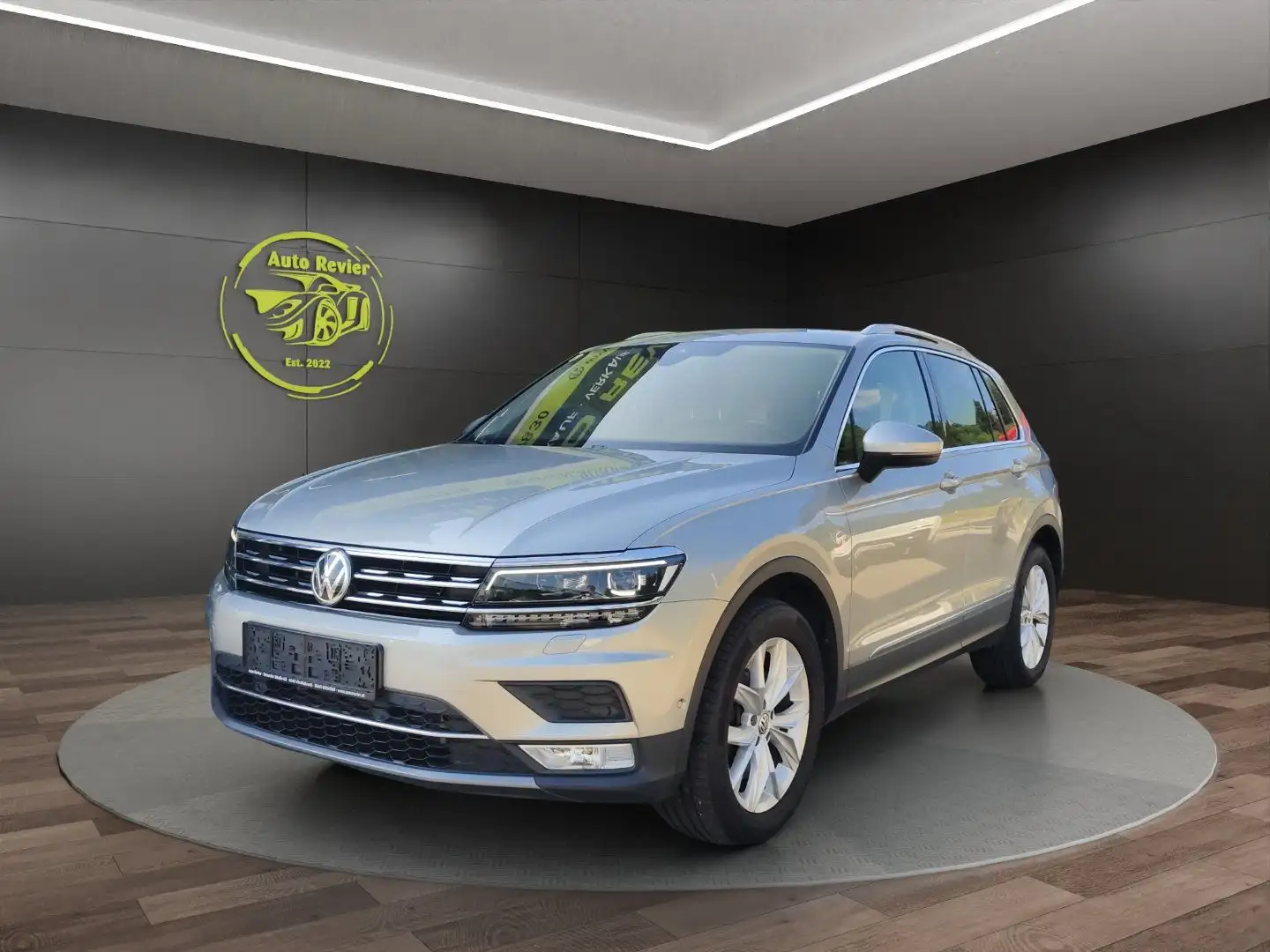 Volkswagen Tiguan 2.0 TDI BMT Highline 4Motion Silber - 1