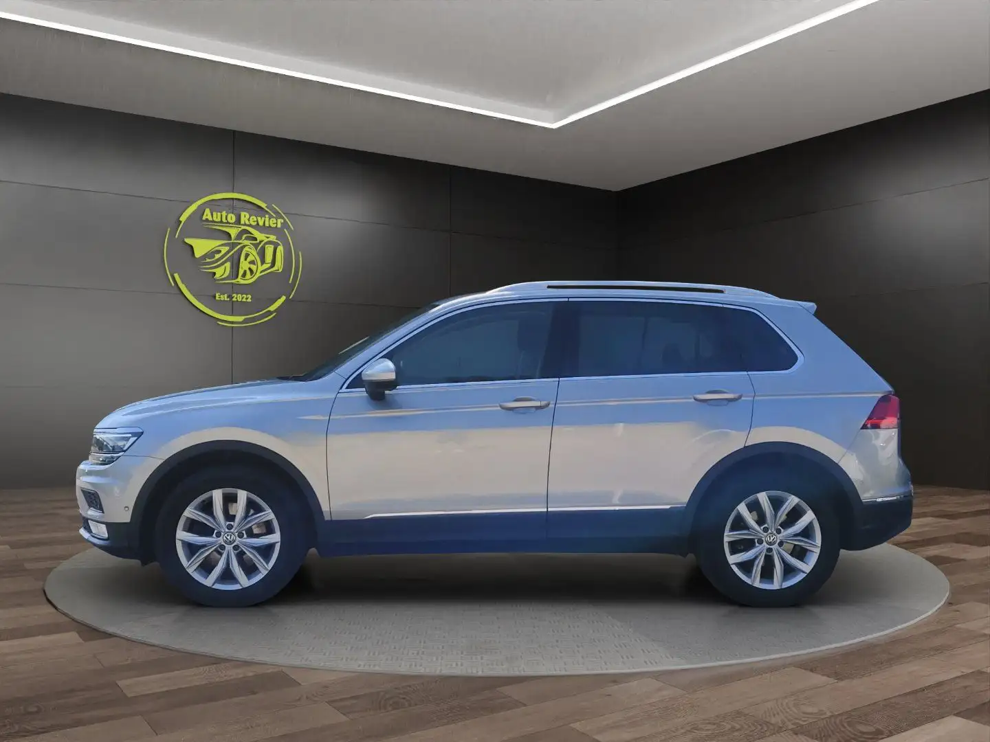 Volkswagen Tiguan 2.0 TDI BMT Highline 4Motion Silber - 2