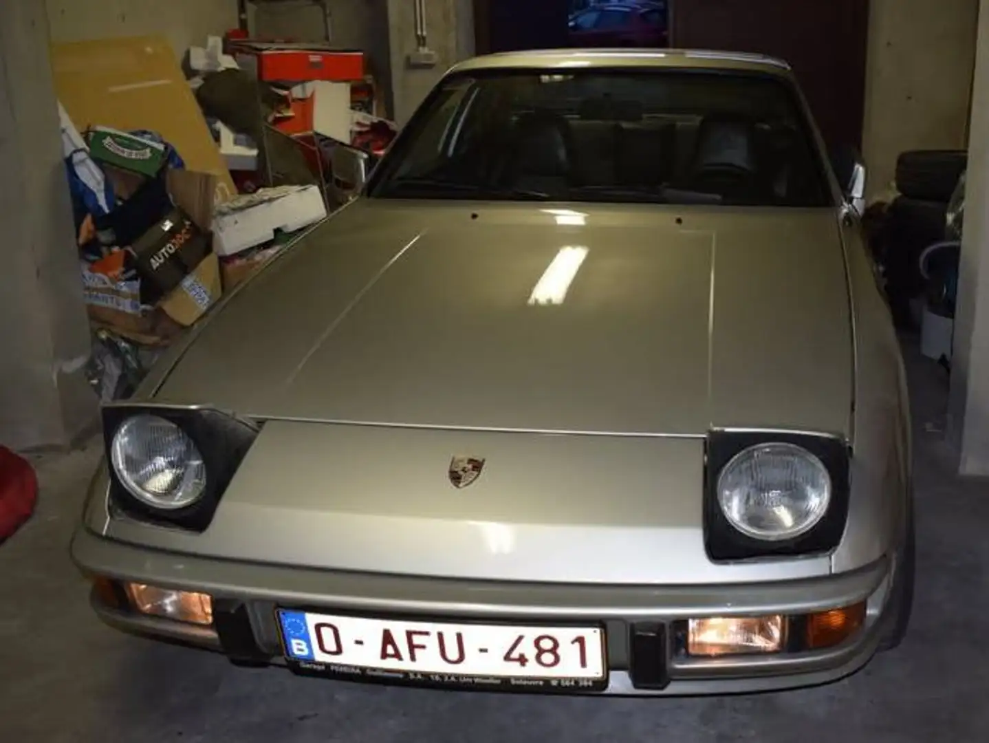Porsche 924 Срібний - 2