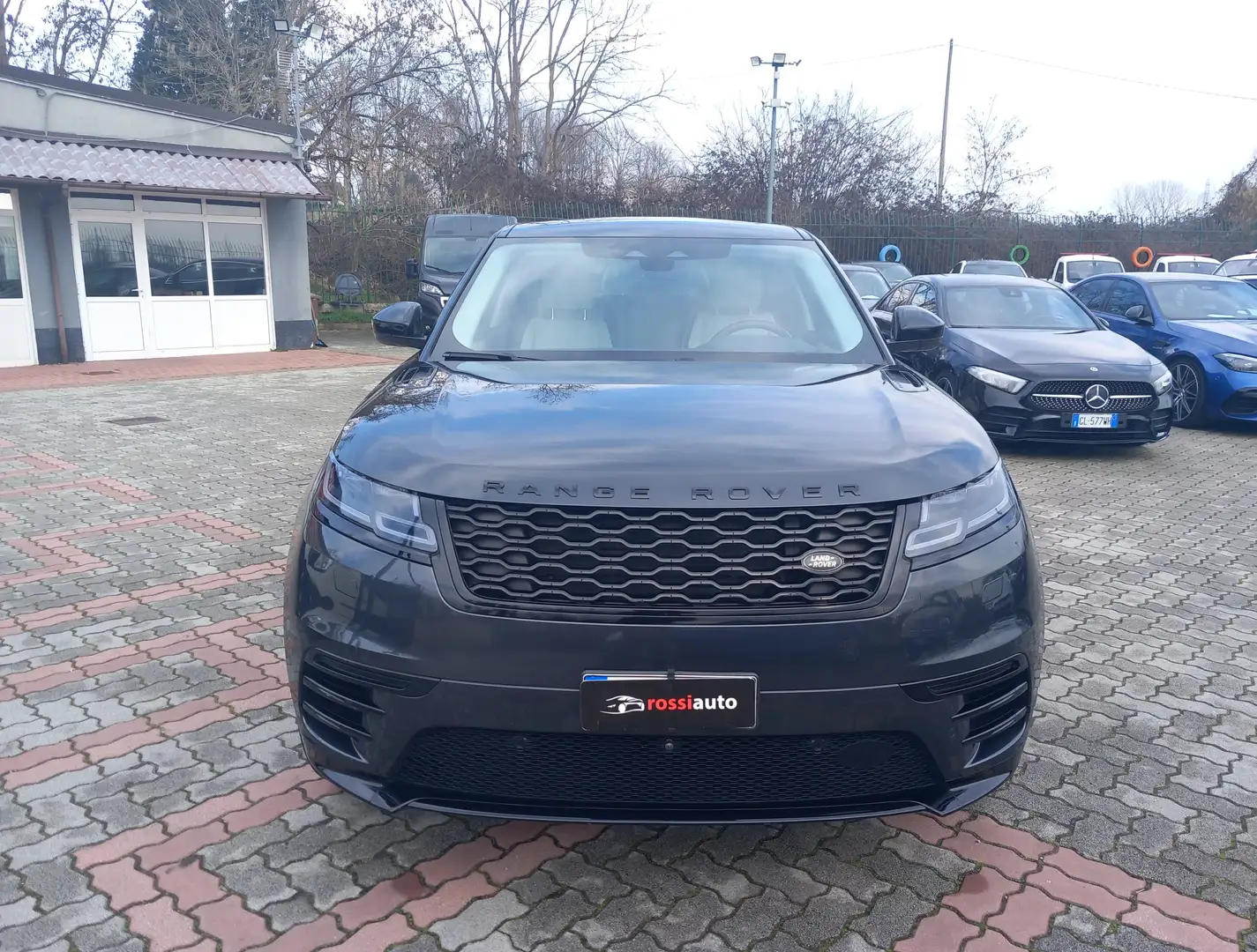 Land Rover Range Rover Velar 2.0d i4 mhev R-Dynamic HSE 4wd 204cv auto Grau - 2