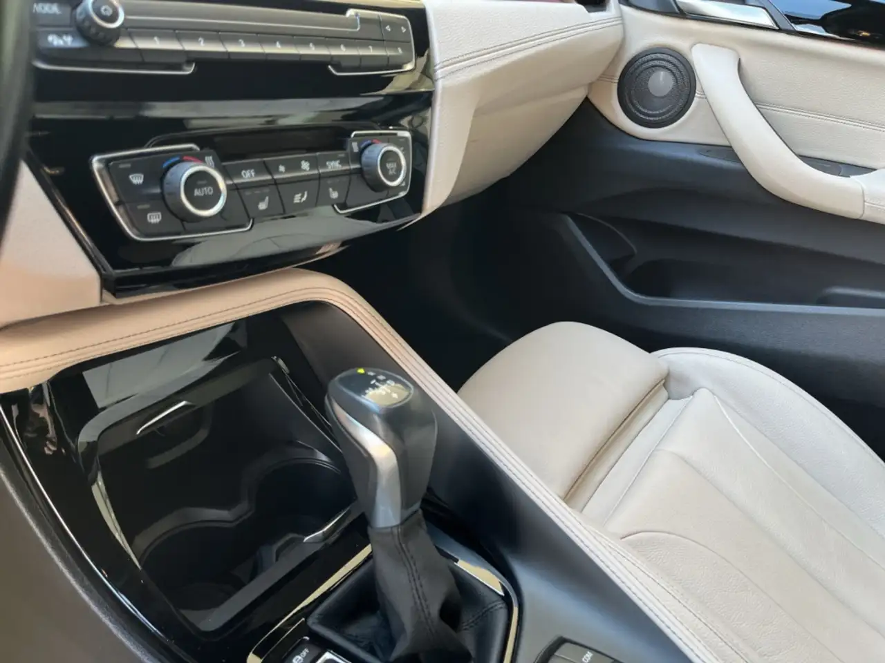 BMW X2 25e M Sport xDrive/Leder/HarmanKardon/LED, миниатюра 11