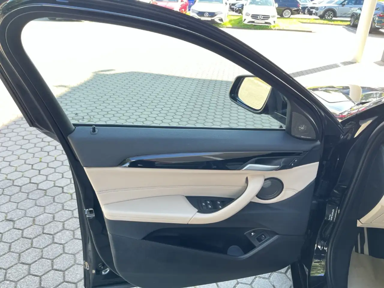 BMW X2 25e M Sport xDrive/Leder/HarmanKardon/LED, миниатюра 16