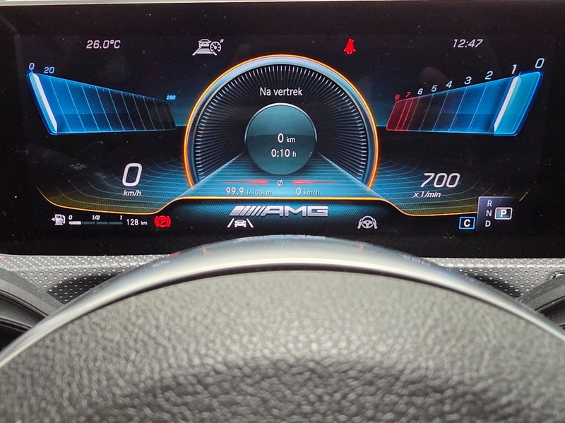 Mercedes-Benz CLA 35 AMG 4MATIC Premium Plus — photo 11