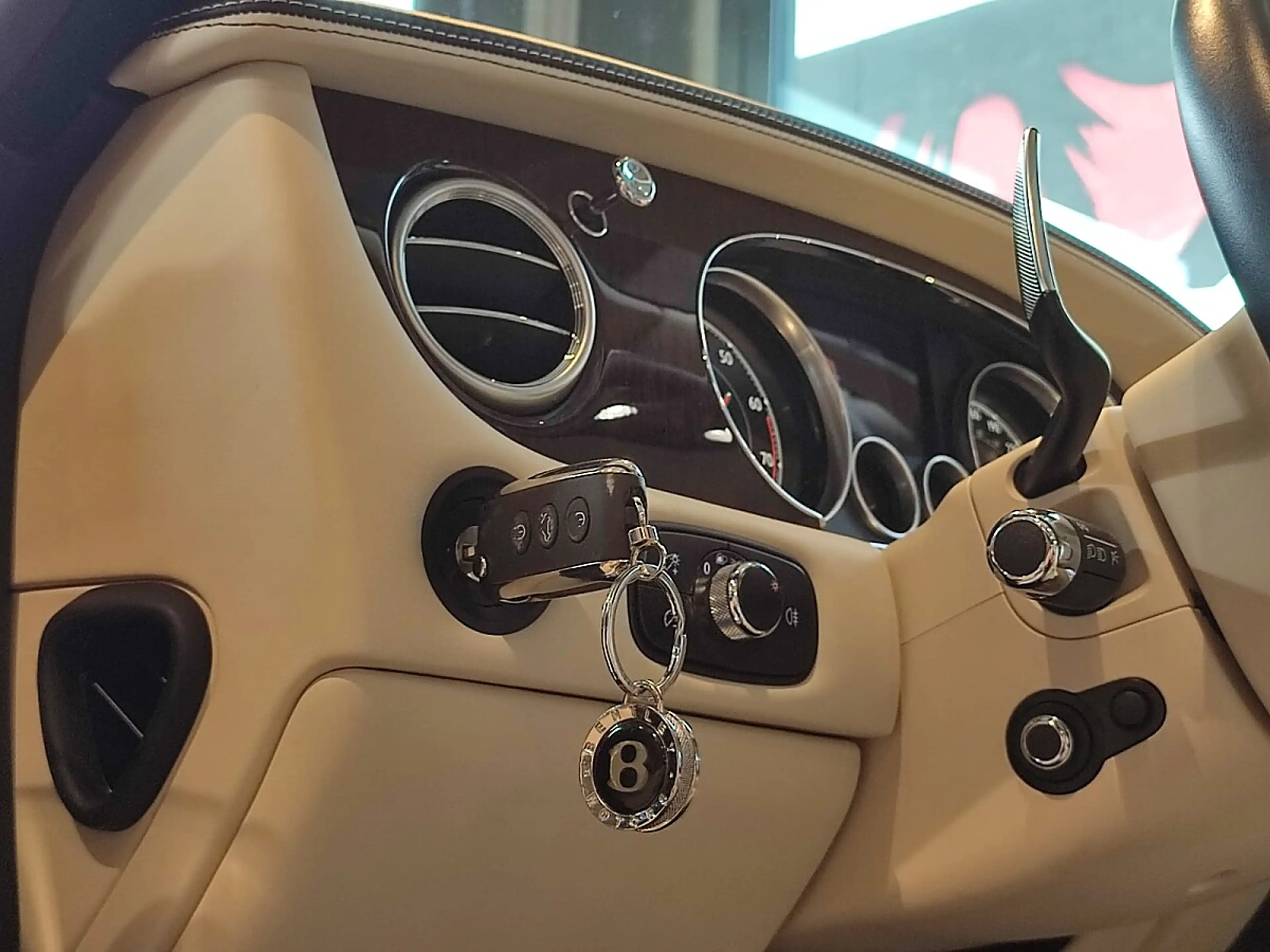 Bentley Continental GT V8 — photo 13