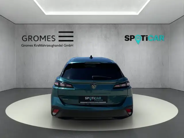 Peugeot 308 SW view 4