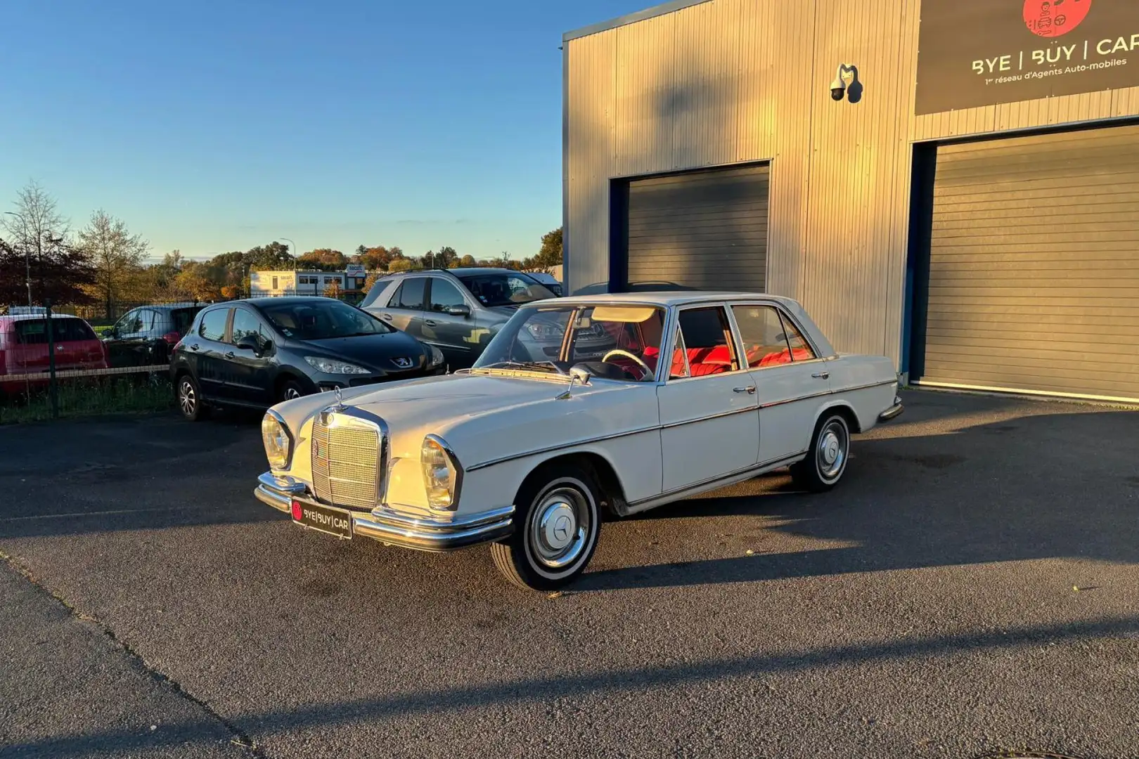 Mercedes-Benz 250 SE W108 250SE 1967 CUIR ROUGE GARANTIE DE 12 MOIS Weiß - 1