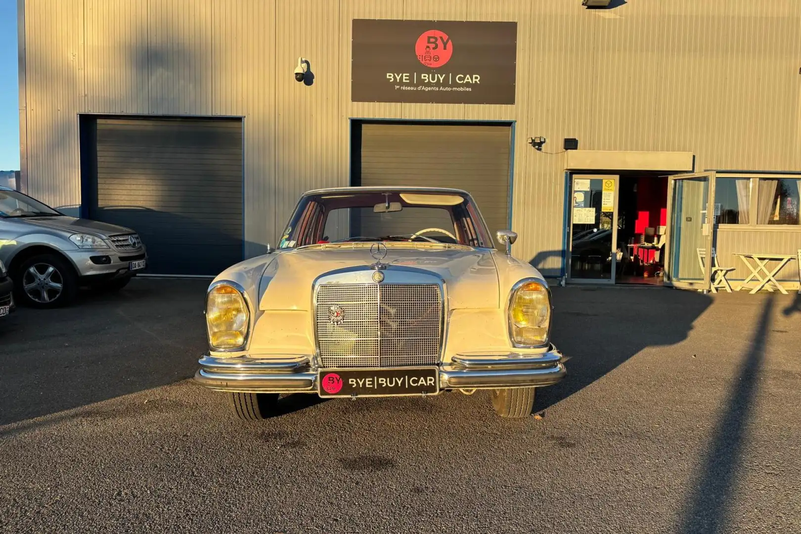 Mercedes-Benz 250 SE W108 250SE 1967 CUIR ROUGE GARANTIE DE 12 MOIS Weiß - 2
