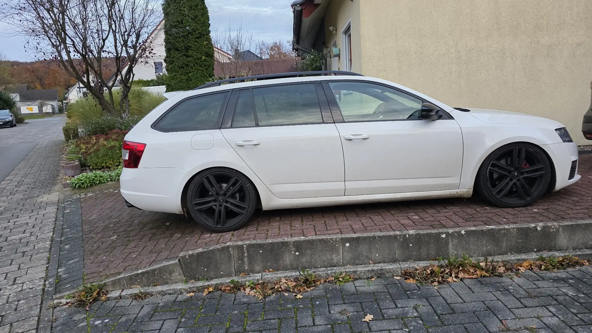 Skoda Octavia Combi 2.0 TDI (Green tec) DSG RS - 2