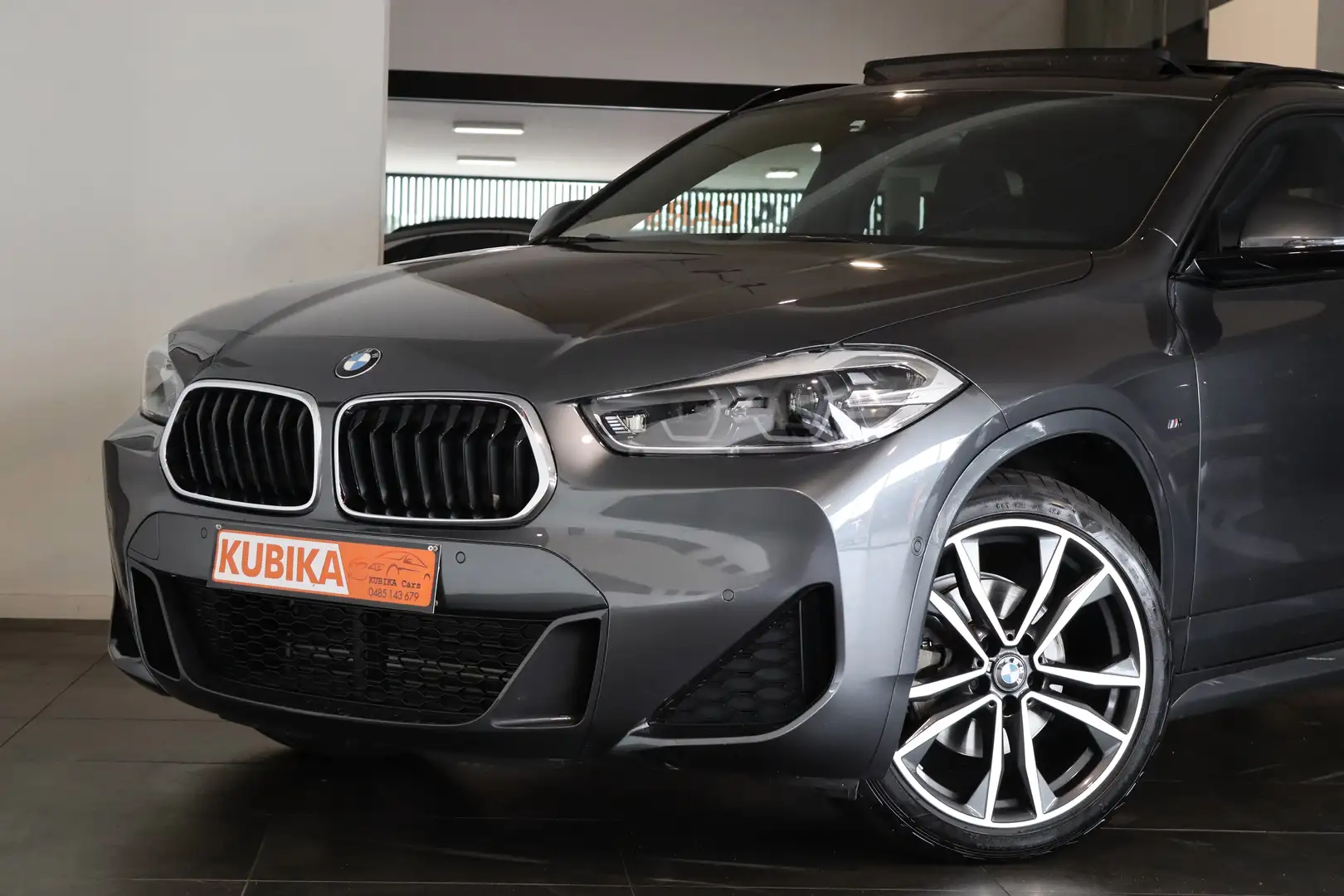 BMW X2 X2 sDrive18iA M-Pack Pano CruiseC LED Garantie* Grijs - 2