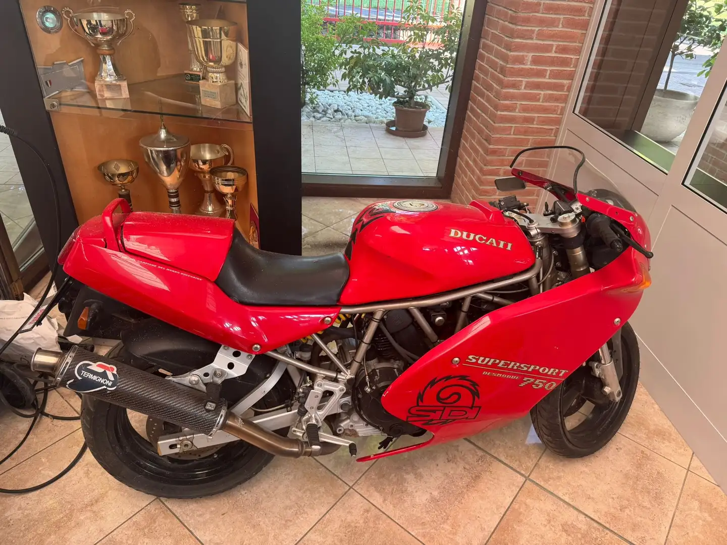 Ducati 750 Sport Rouge - 1