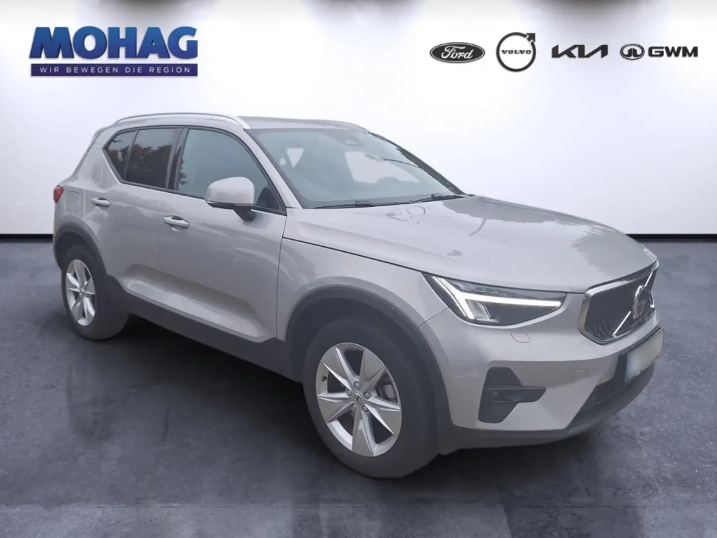 Volvo XC40 2WD Core *AHK Schwenkbar* Rückfahrkamera* GJ-Reife Silber - 2