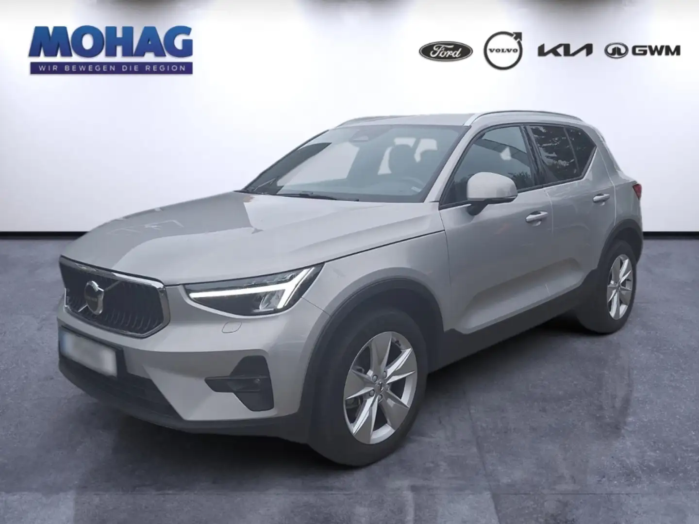 Volvo XC40 2WD Core *AHK Schwenkbar* Rückfahrkamera* GJ-Reife Silber - 1