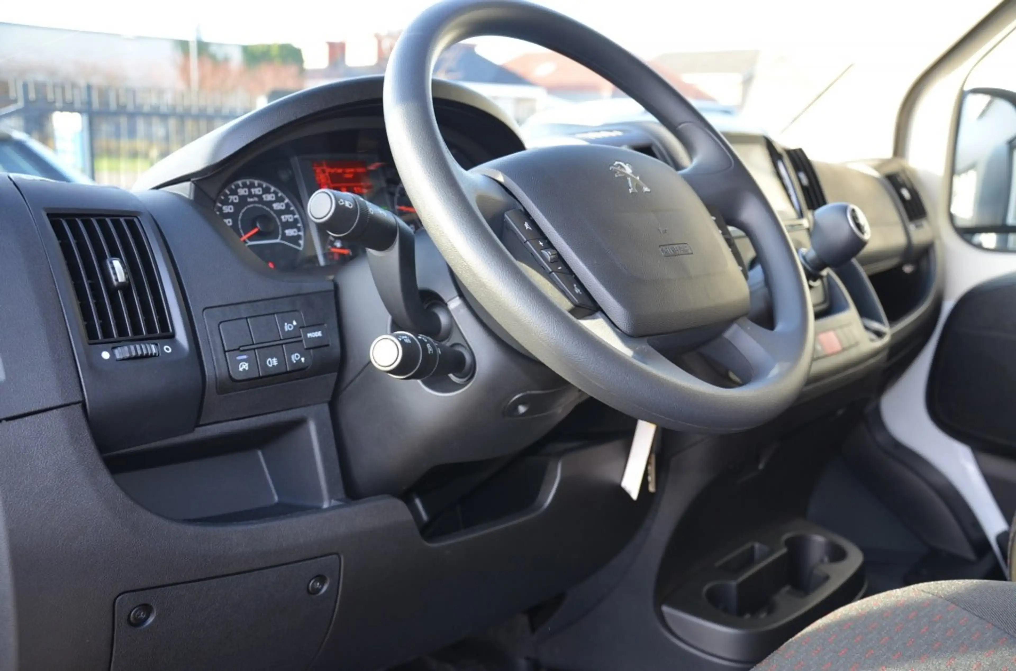 Peugeot Boxer 2.2 Blue HDI L2H2  120PK NIEUW **** De Laatste**** — photo 13