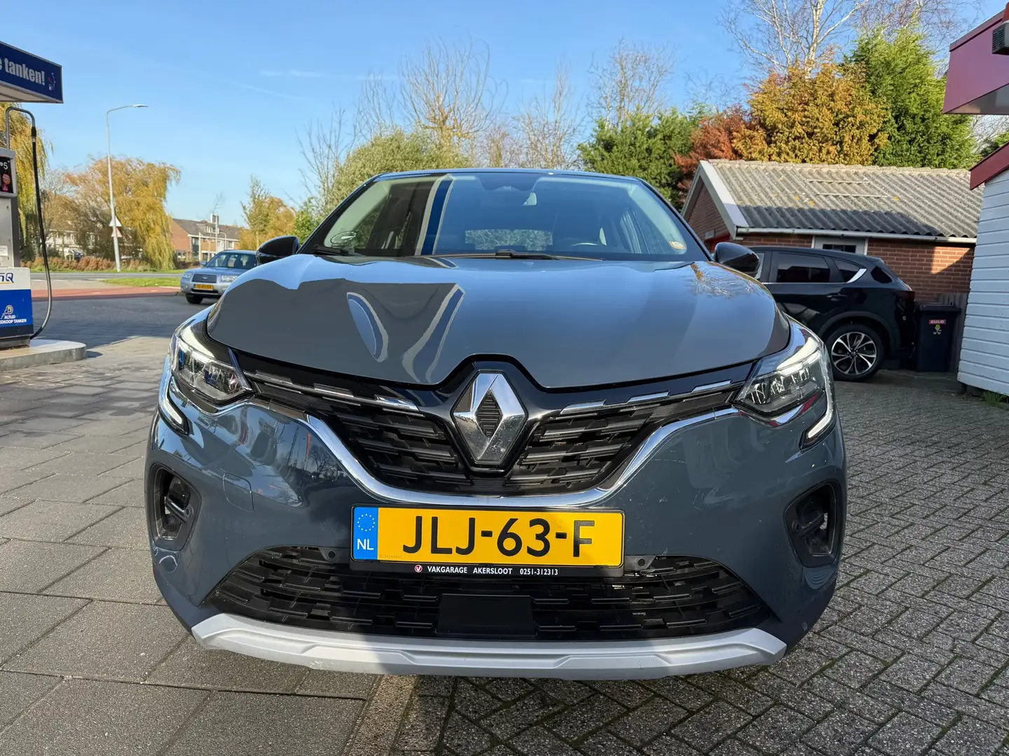 Renault Captur 1.0 TCe 100 Zen / Parkeersensoren / Camera / Bluet Grau - 2