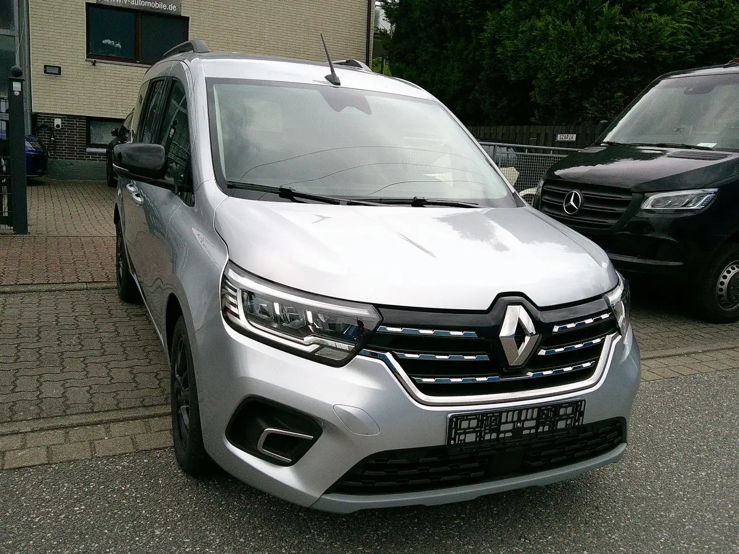 Renault Kangoo III EDC Techno 130 TCe Automatik Plateado - 1