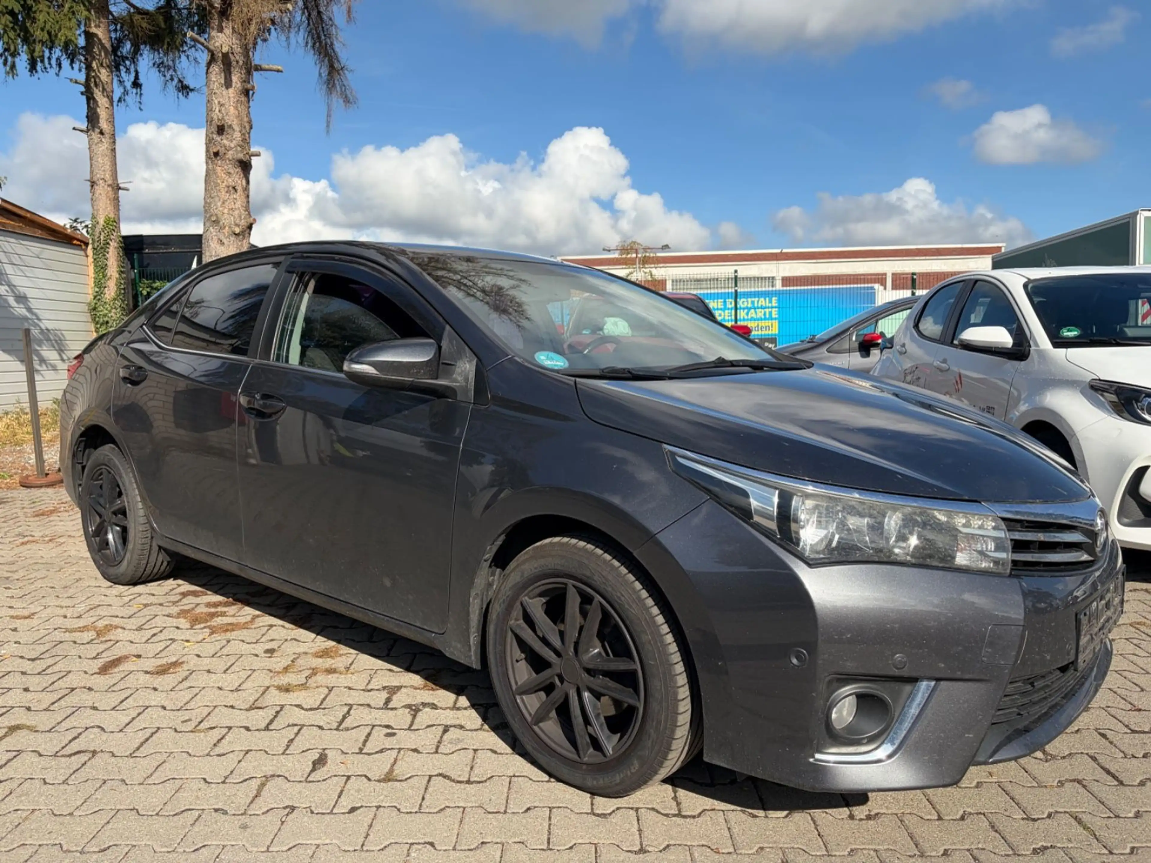 Toyota Corolla 1,6-l-Valvematic Multidrive S Life Plus — photo 12